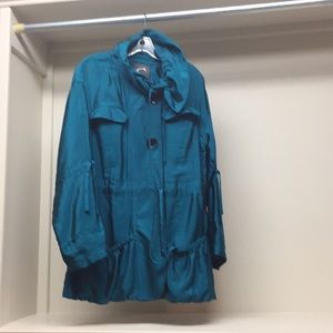 Acetate, cotton & nylon jacket, flattering collar